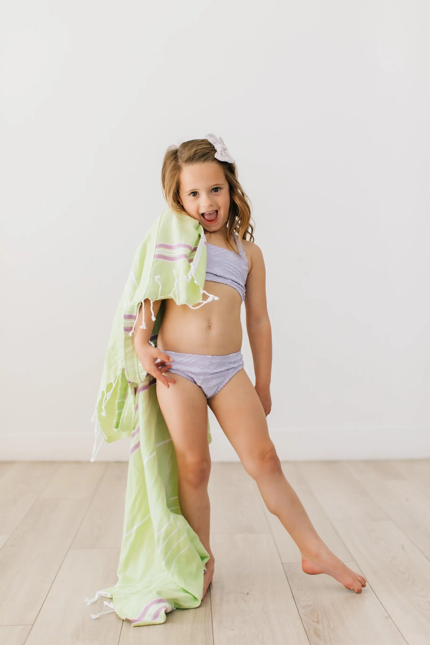 Convertible backpack towel - kids In The Current